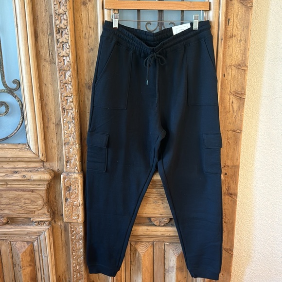 NWT Black  High Rise Cargo Jogger Sweatpants Pants - Picture 8 of 8